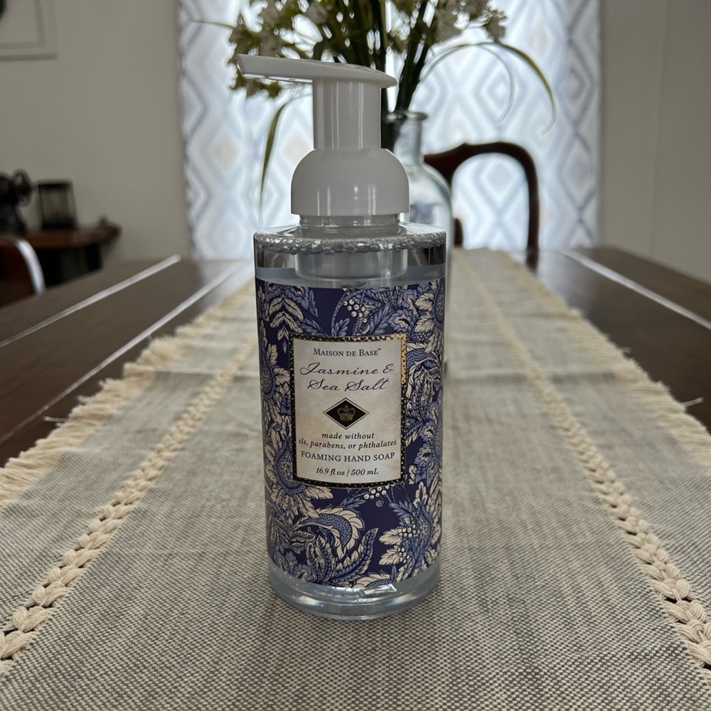 Jasmine & Sea Salt by Maison De Base Hand Wash 16.9 Oz /500 ml  for Women